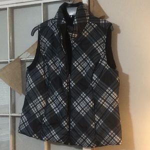 Black and gray plaid puffer vest. NWOT. LARGE